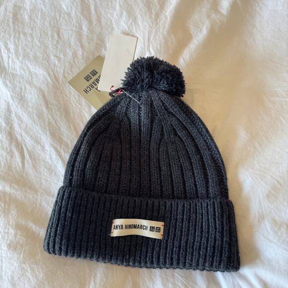 NWT Anya Hindmarch x Uniqlo Heattech Beanie Logo Eyes Knit Hat Gray Winter Cap - Picture 2 of 5